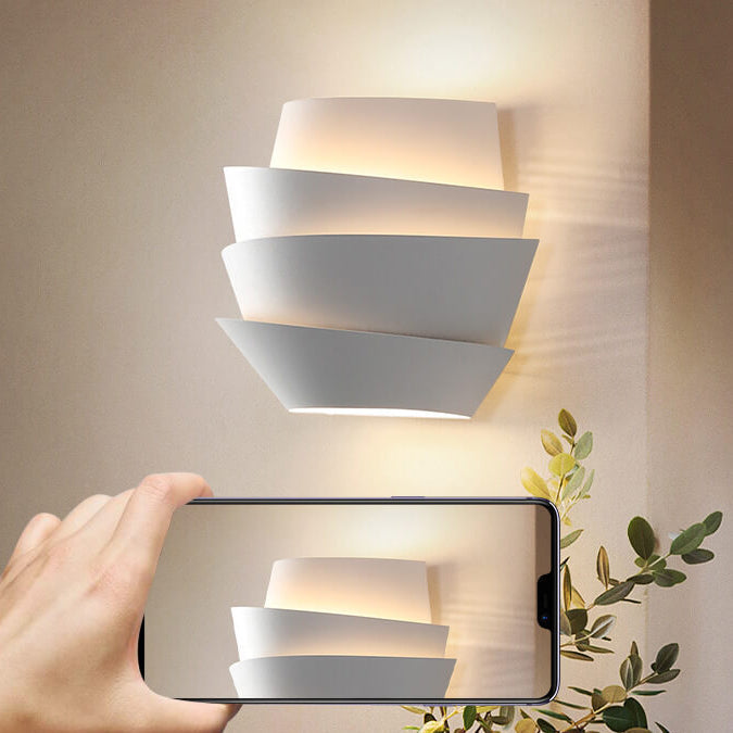 Nordische Design-Wandleuchte mit doppelter Metallbeleuchtung