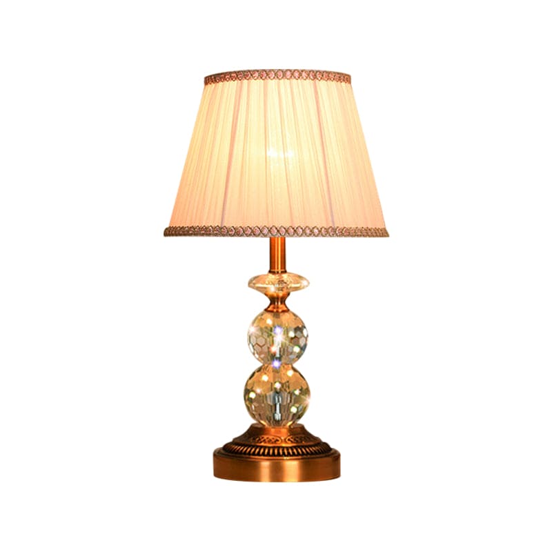 Lampe de table élégante forme conique cristaux taillés