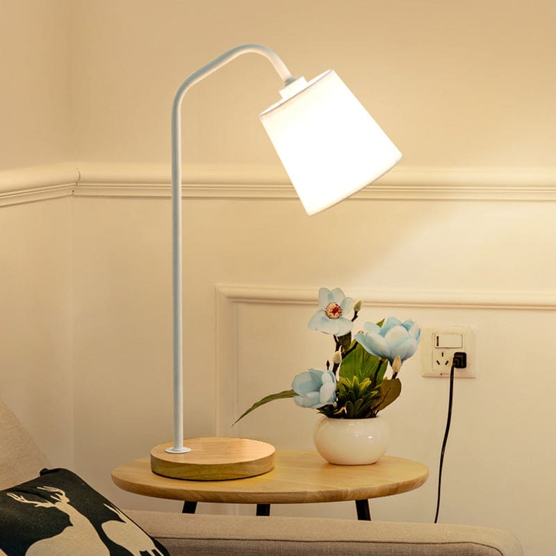 Lampe de table à forme conique LED