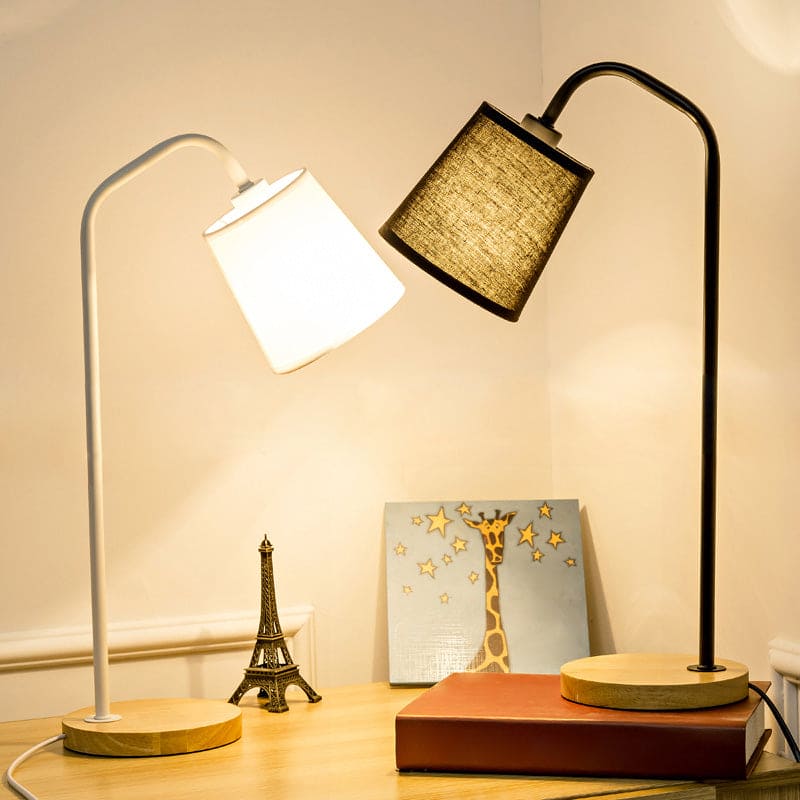 Lampe de table à forme conique LED