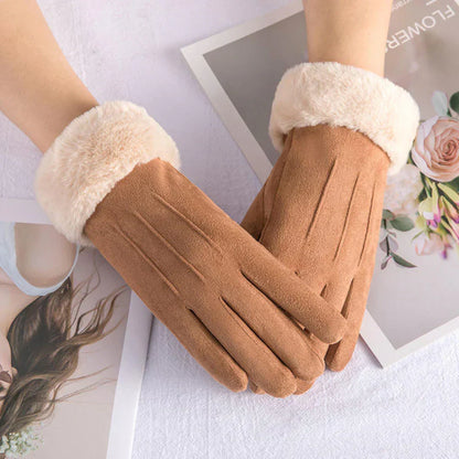 Gants en daim tendance au design moderne