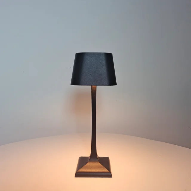 Kompakte quadratische LED-Schreibtischlampe