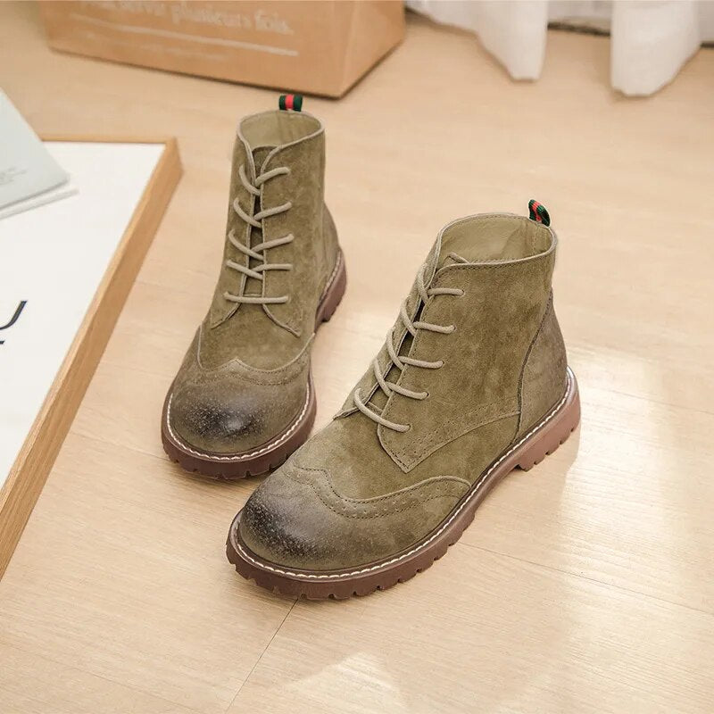 Bottes en daim élégantes à talon moyen